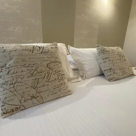 Hotel Contact - Les Bleuets &