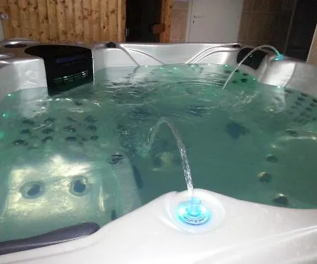 Contact - Les Bleuets & Hotel