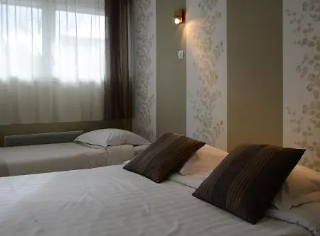 Contact - Les Bleuets & Hotel La Rivière-Saint-Sauveur