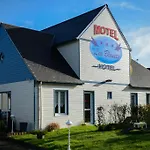 Contact - Les Bleuets & 3*