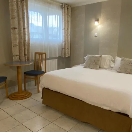 Hotel Contact - Les Bleuets La Rivière-Saint-Sauveur