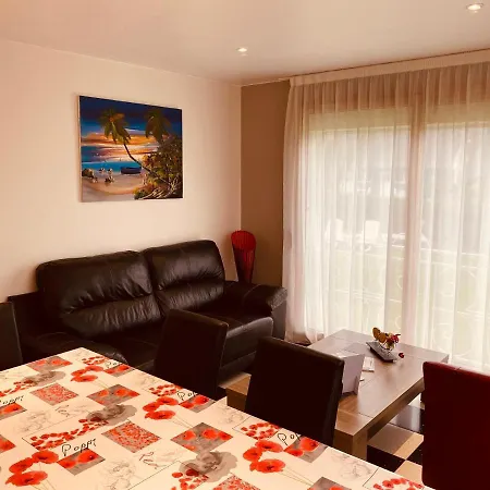 Hotel Contact - Les Bleuets & La Riviere-Saint-Sauveur