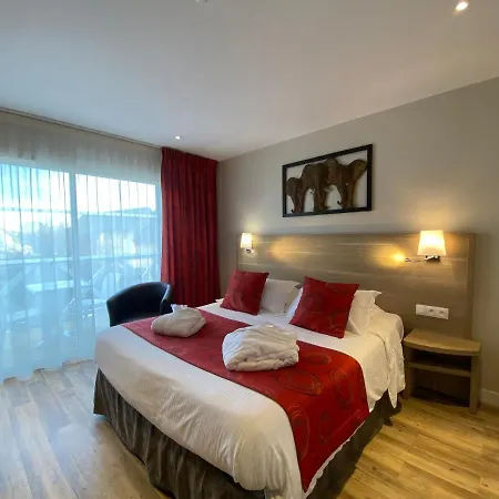 Contact - Les Bleuets & Hotel La Riviere-Saint-Sauveur