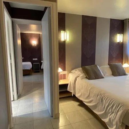 Hotel Contact - Les Bleuets La Rivière-Saint-Sauveur