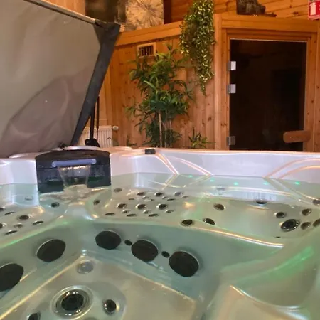 Hotel Contact - Les Bleuets&spa La Rivière-Saint-Sauveur