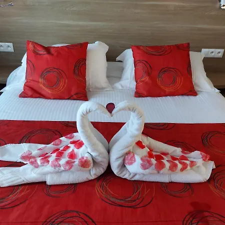 Hotel Contact - Les Bleuets &