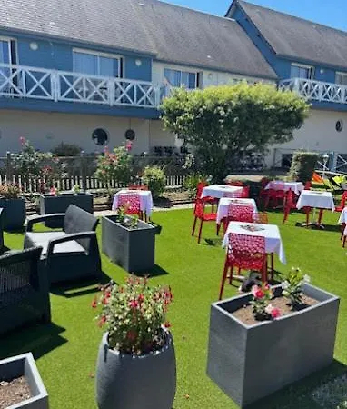 Hotel Contact - Les Bleuets 3*