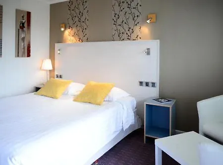 Hotel Contact - Les Bleuets&spa 3*