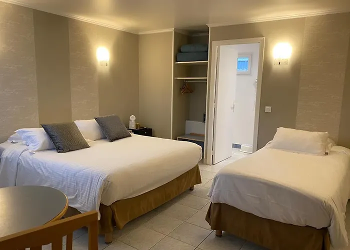 Contact - Les Bleuets & Hotel 3*