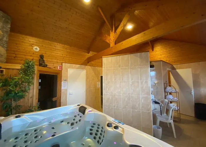 Hotel Contact - Les Bleuets &