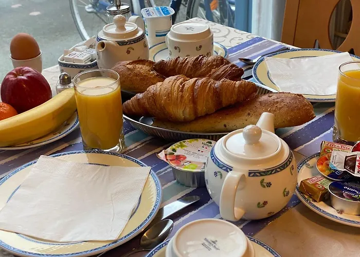 Contact - Les Bleuets & Hotel La Rivière-Saint-Sauveur