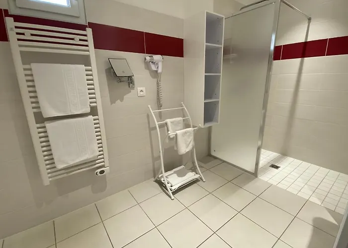 Contact - Les Bleuets & 3*