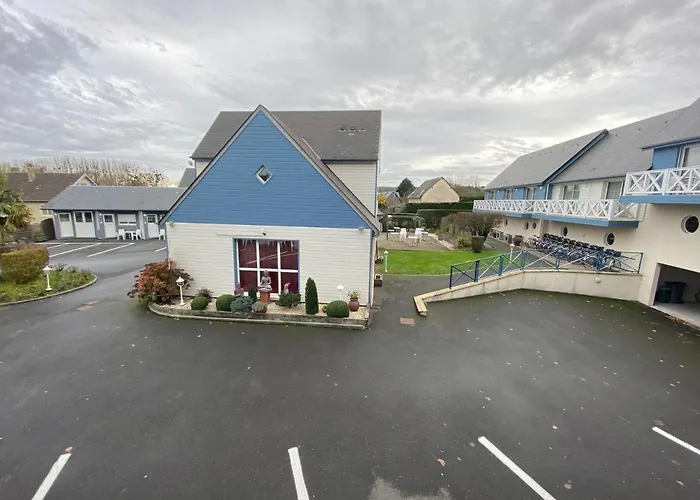 Hotel Contact - Les Bleuets & 3*