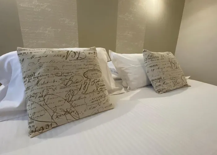 Hotel Contact - Les Bleuets &