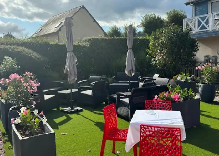 Contact - Les Bleuets & 3*