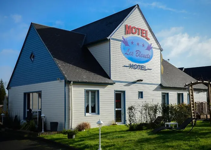 Contact - Les Bleuets & 3*