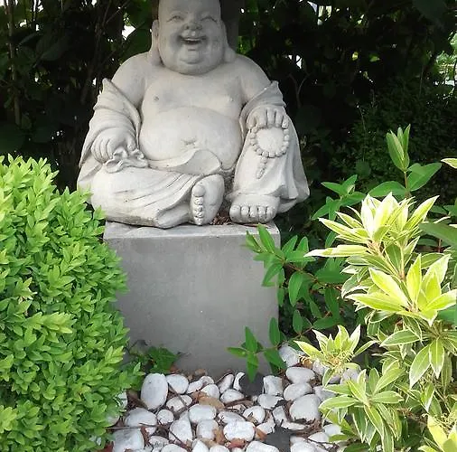 Contact - Les Bleuets & מלון 3*