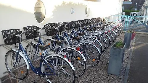 Hotel Contact - Les Bleuets &