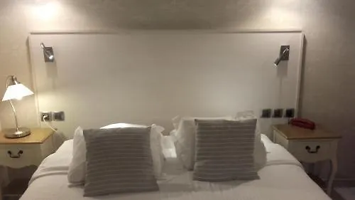 Contact - Les Bleuets & 3* La Rivière-Saint-Sauveur