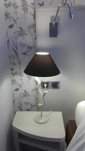 Hotell Contact - Les Bleuets & 3*