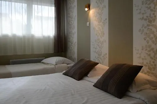 Contact - Les Bleuets & Hotel La Rivière-Saint-Sauveur