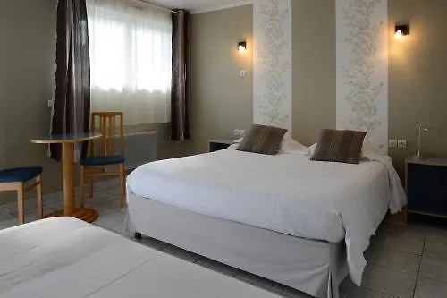 Contact - Les Bleuets & Hotel